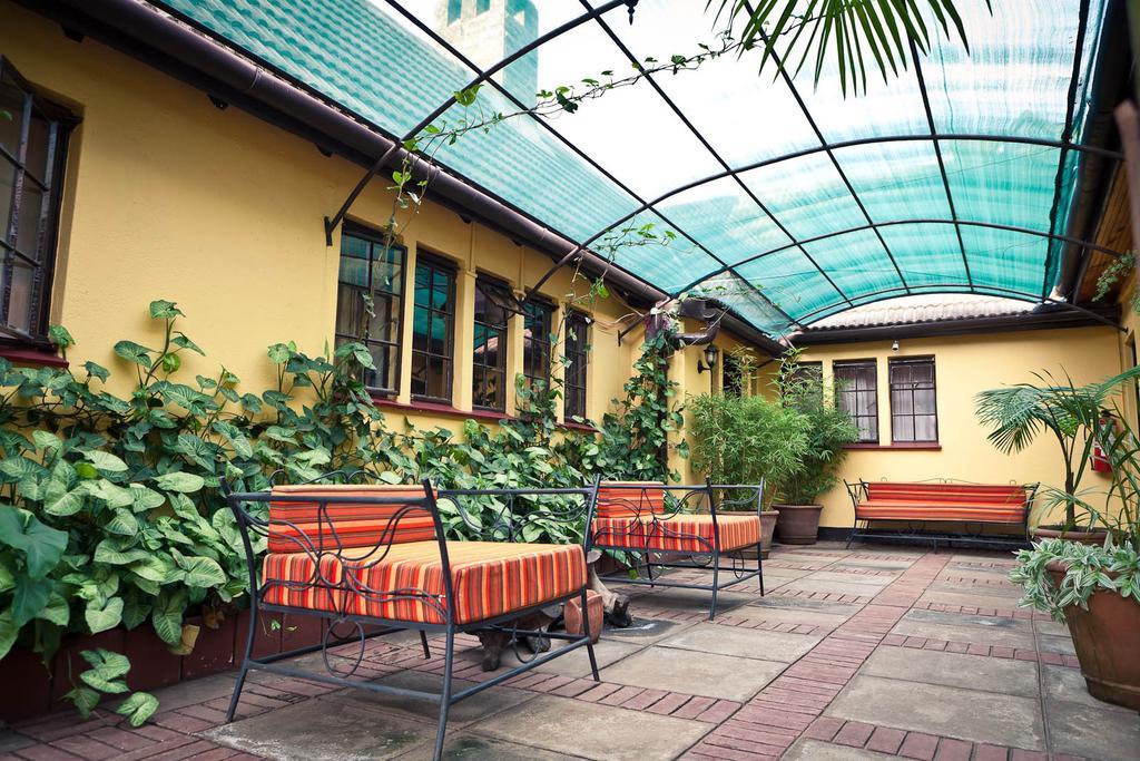 Godials Bed & Breakfast Nairobi Esterno foto