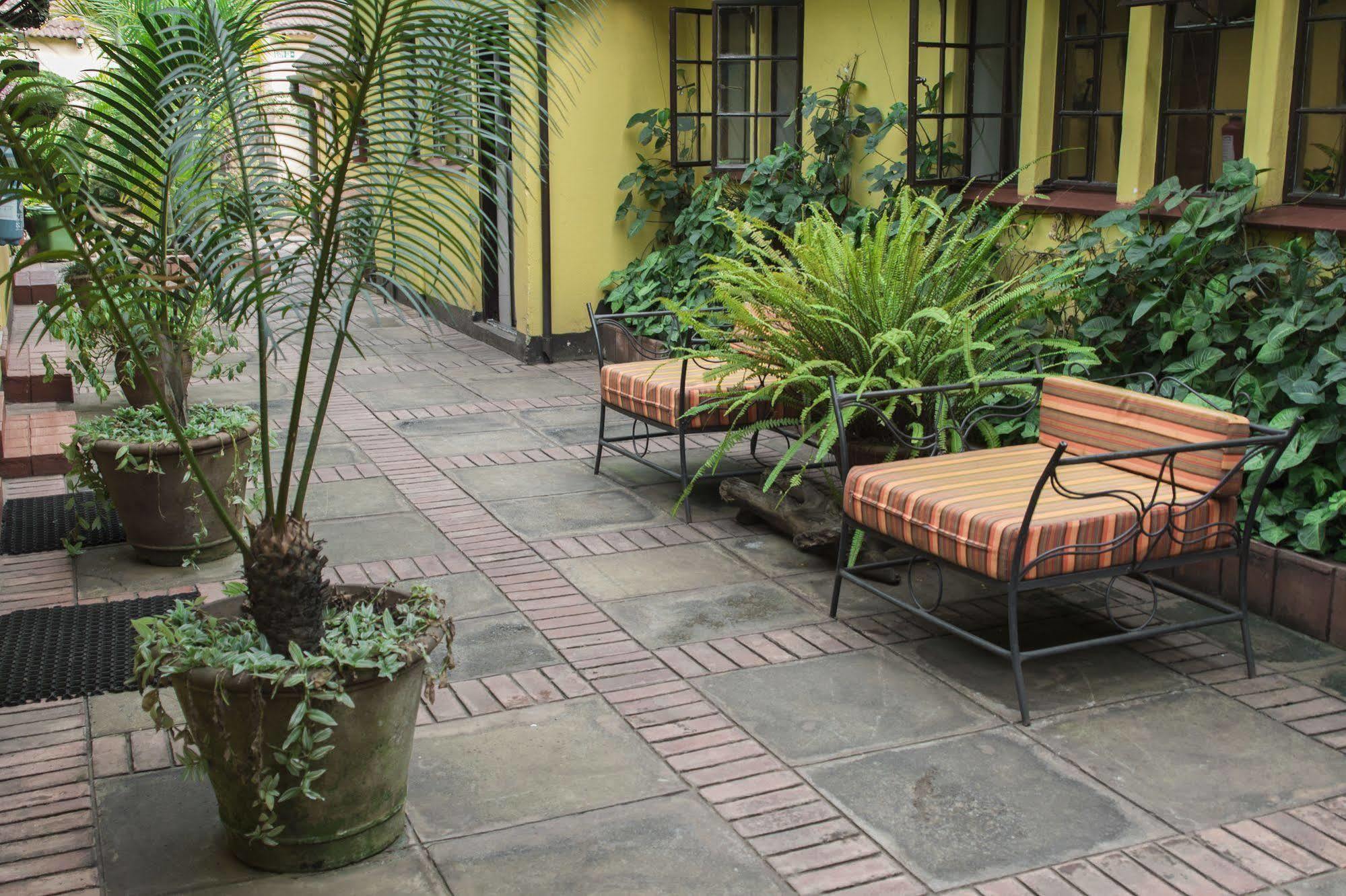 Godials Bed & Breakfast Nairobi Esterno foto