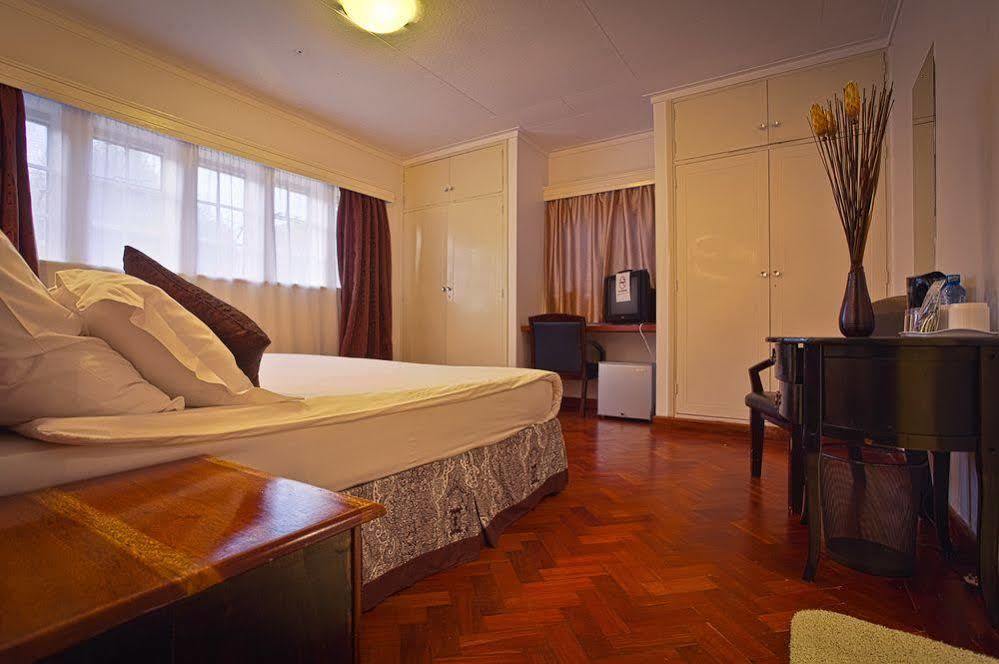 Godials Bed & Breakfast Nairobi Esterno foto