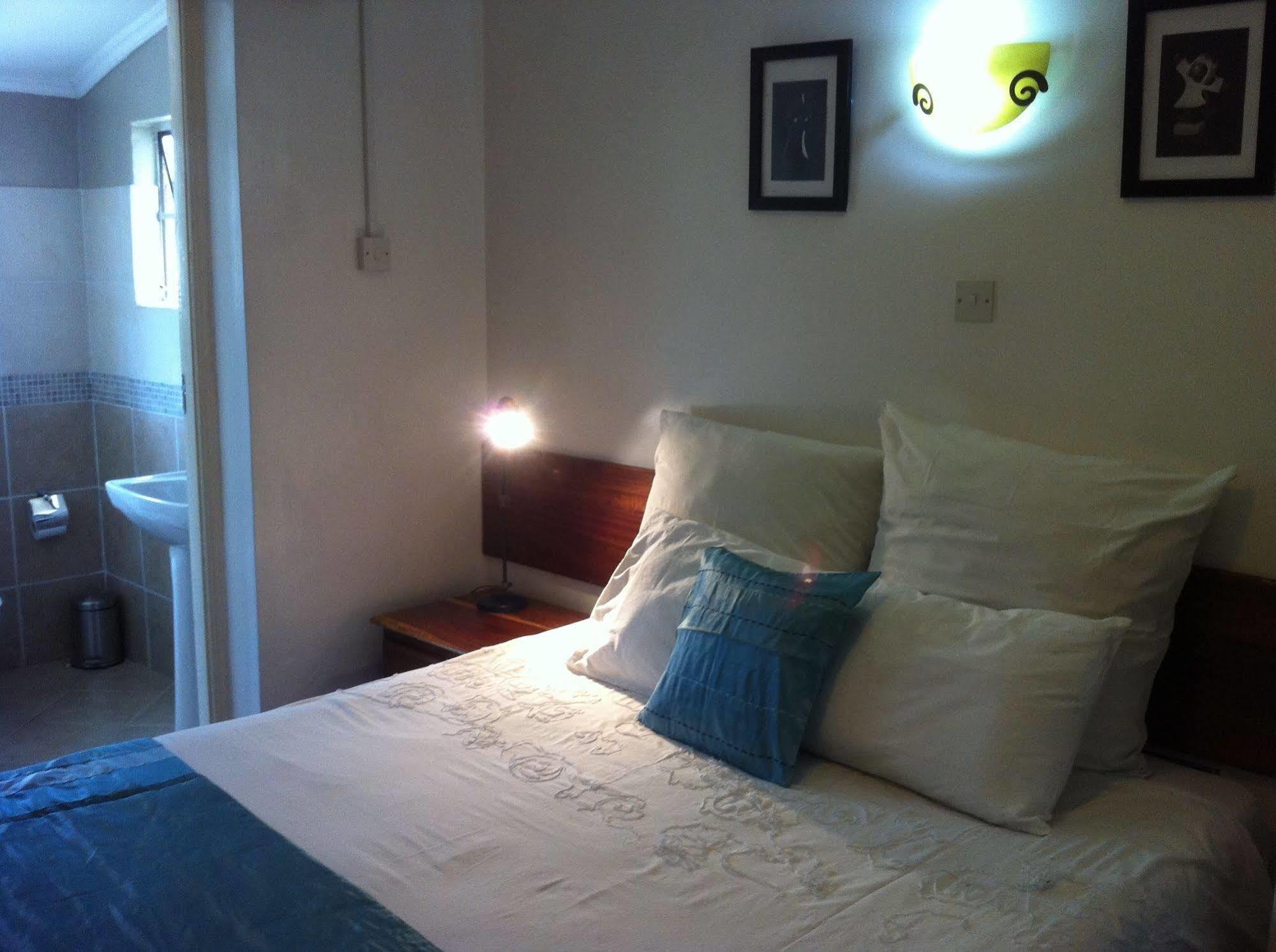 Godials Bed & Breakfast Nairobi Esterno foto