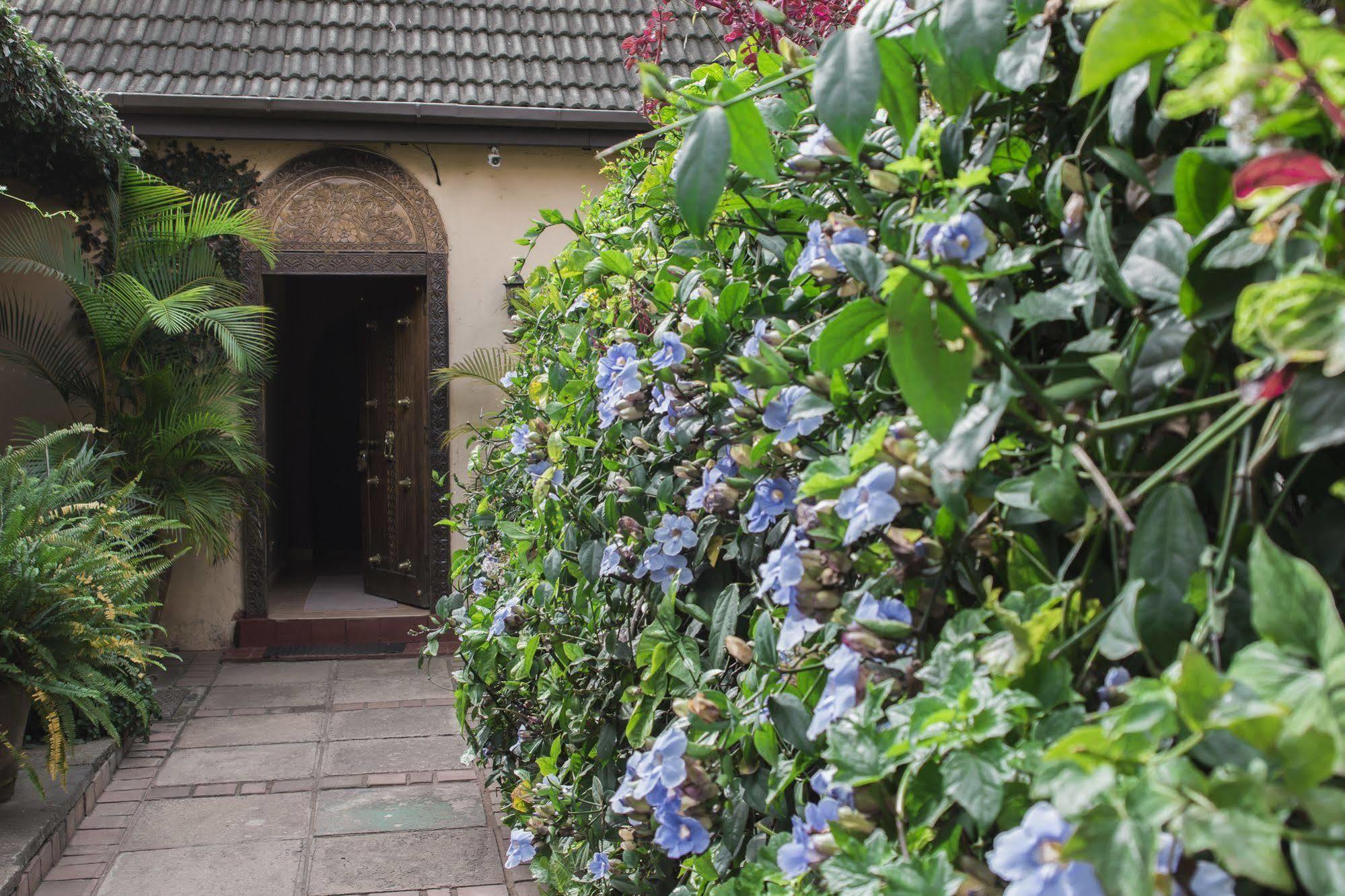 Godials Bed & Breakfast Nairobi Esterno foto